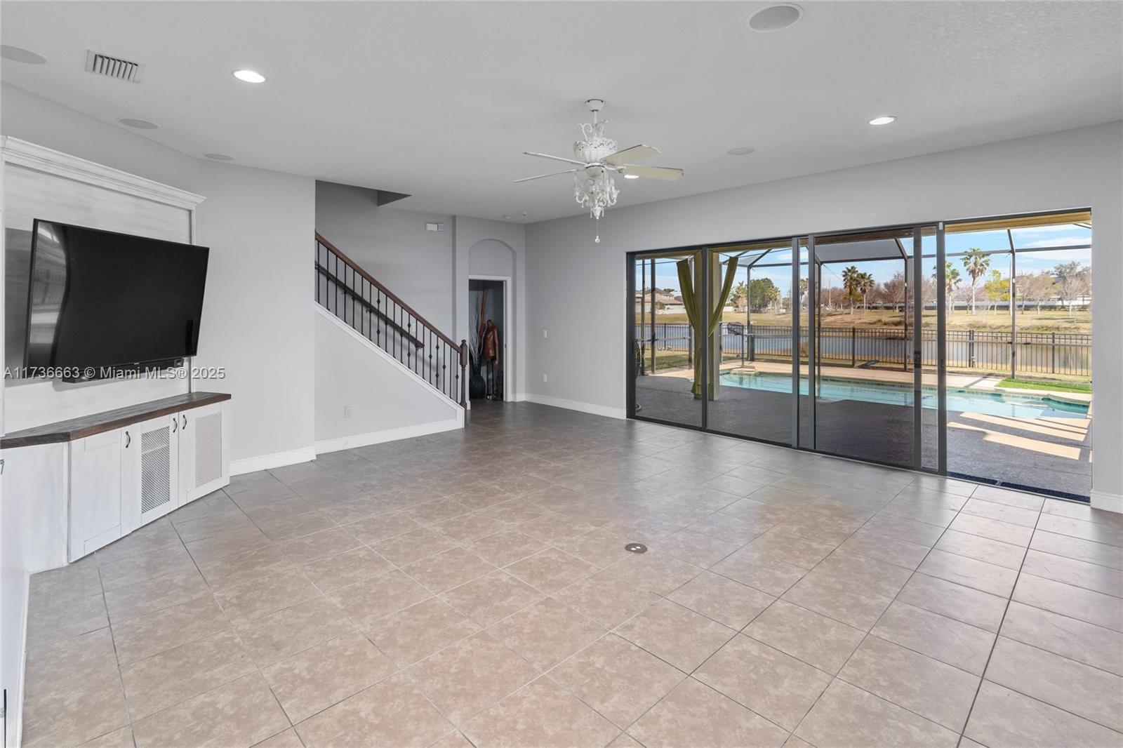 Ver detalles 11436 5 / 4 sq. ft. $ 2026-04-22 0 foto