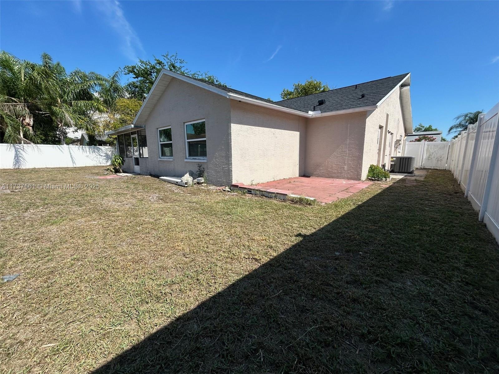Ver detalles 7403 3 / 2 1875 sq. ft. $ 2026-04-07 0 foto