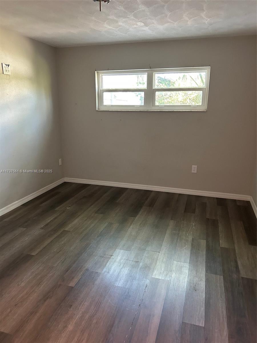 Ver detalles 7403 3 / 2 1875 sq. ft. $ 2026-04-07 0 foto