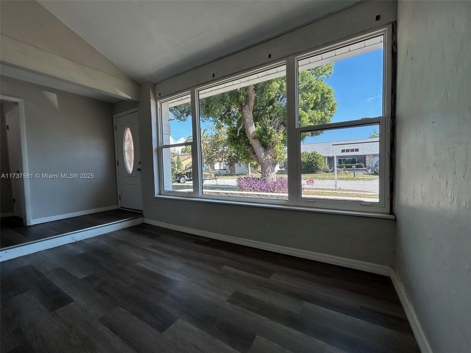 Ver detalles 7403 3 / 2 1875 sq. ft. $ 2026-04-07 0 foto