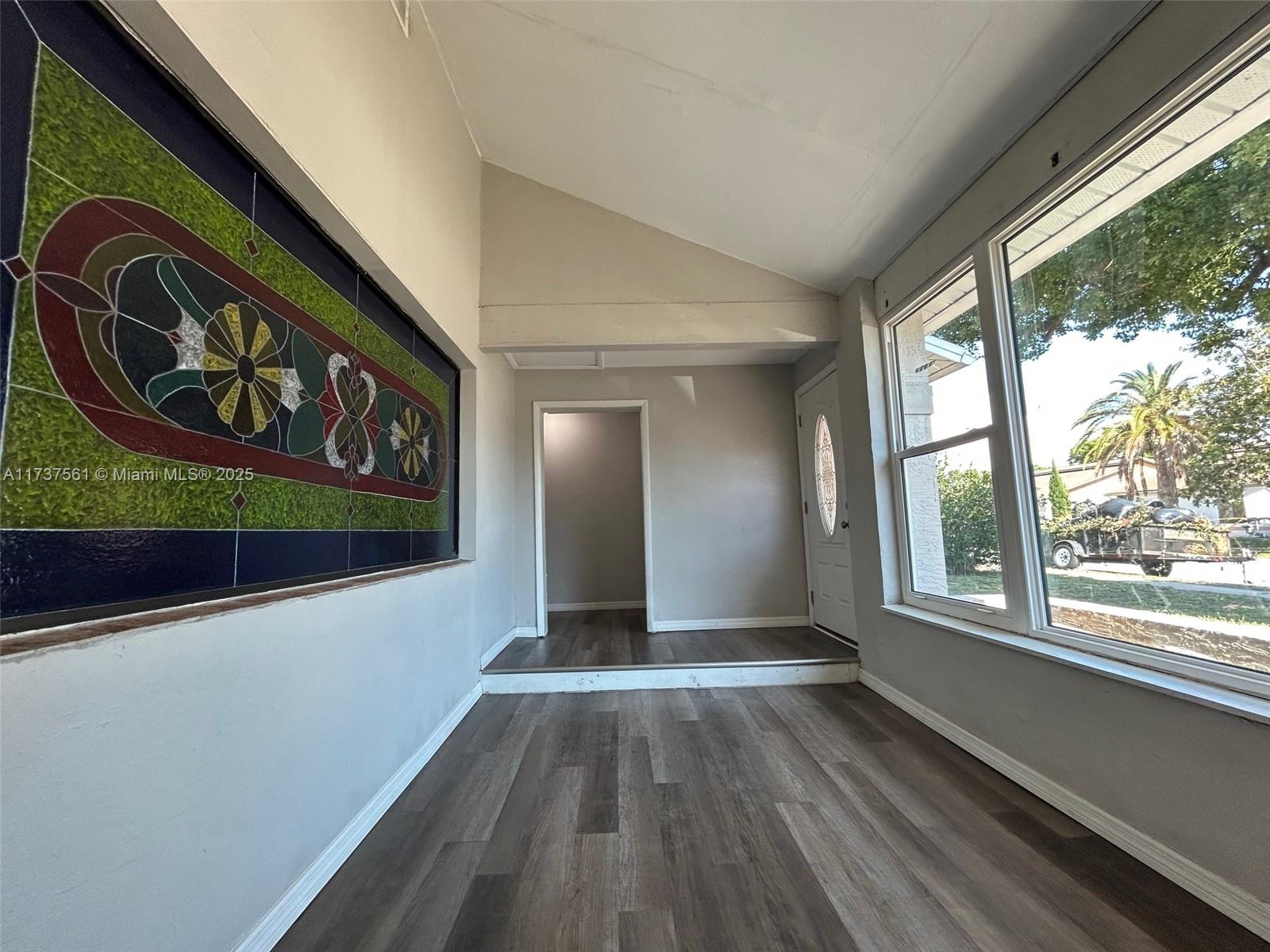 Ver detalles 7403 3 / 2 1875 sq. ft. $ 2026-04-07 0 foto