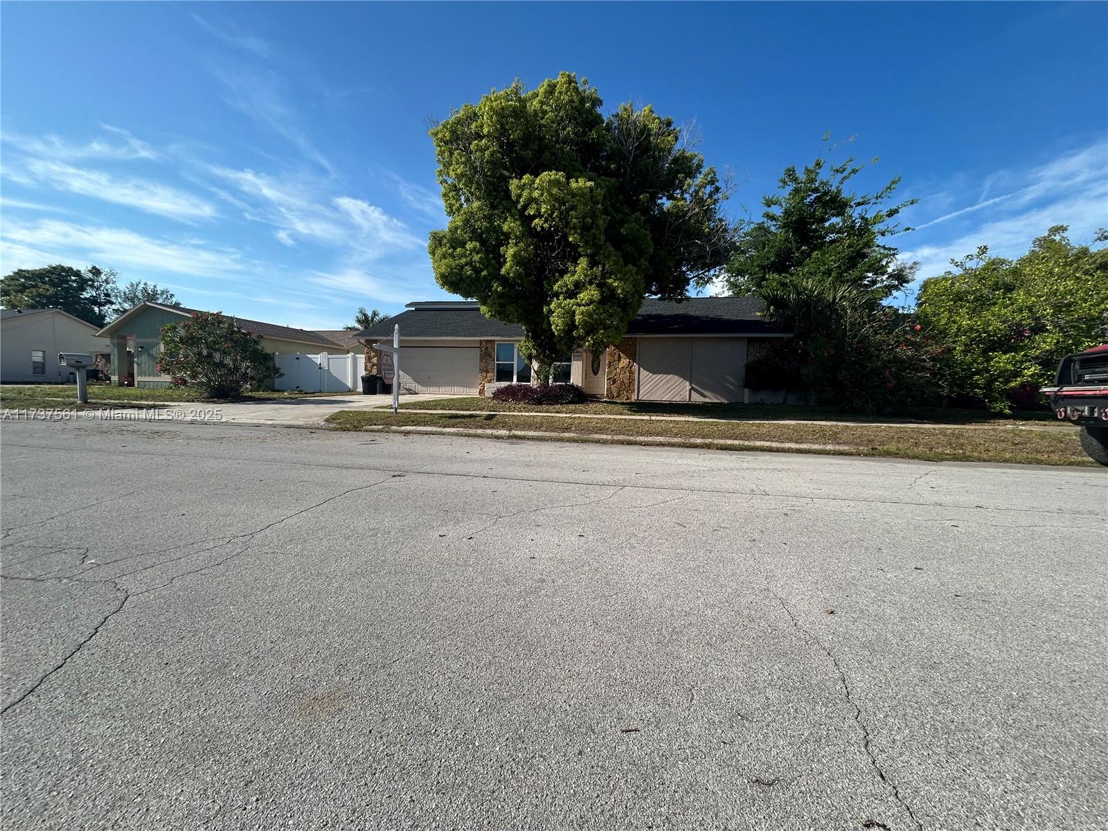 Ver detalles 7403 3 / 2 1875 sq. ft. $ 2026-04-07 0 foto