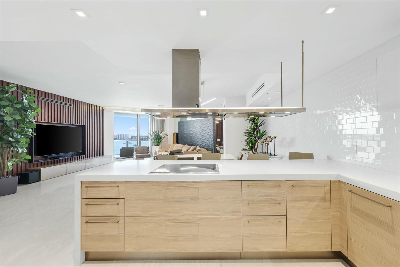 Photo of 17301 Biscayne  #707, North Miami Beach, Florida, 33160 - tempImagea8CE2w