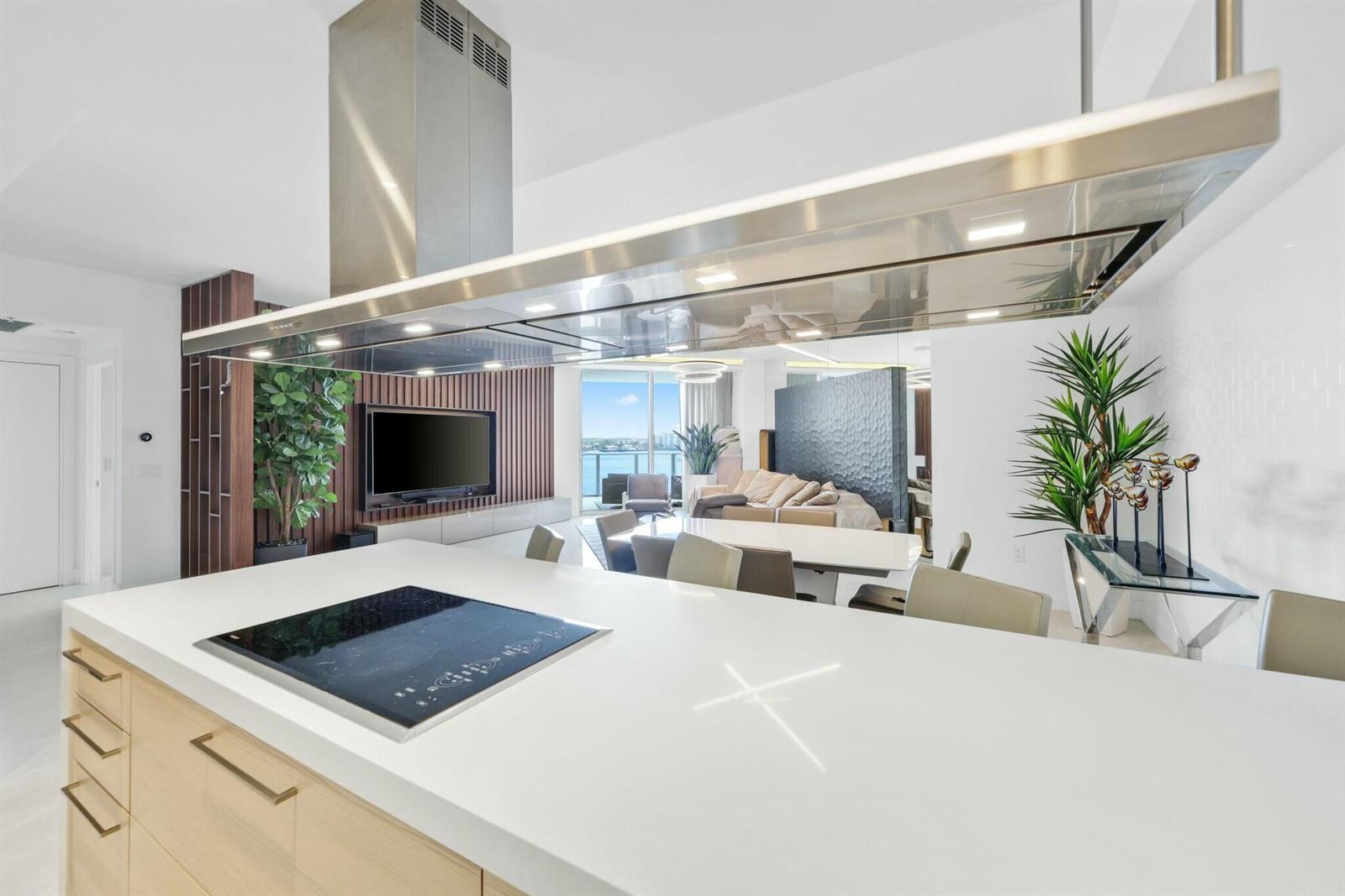 Photo of 17301 Biscayne  #707, North Miami Beach, Florida, 33160 - tempImage8i7XXJ