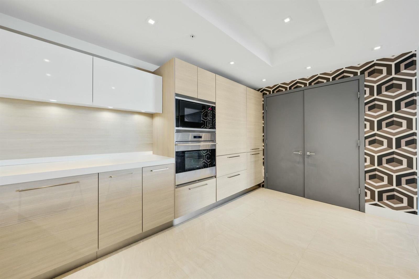 Photo of 17301 Biscayne  #707, North Miami Beach, Florida, 33160 - tempImage6OYcyB