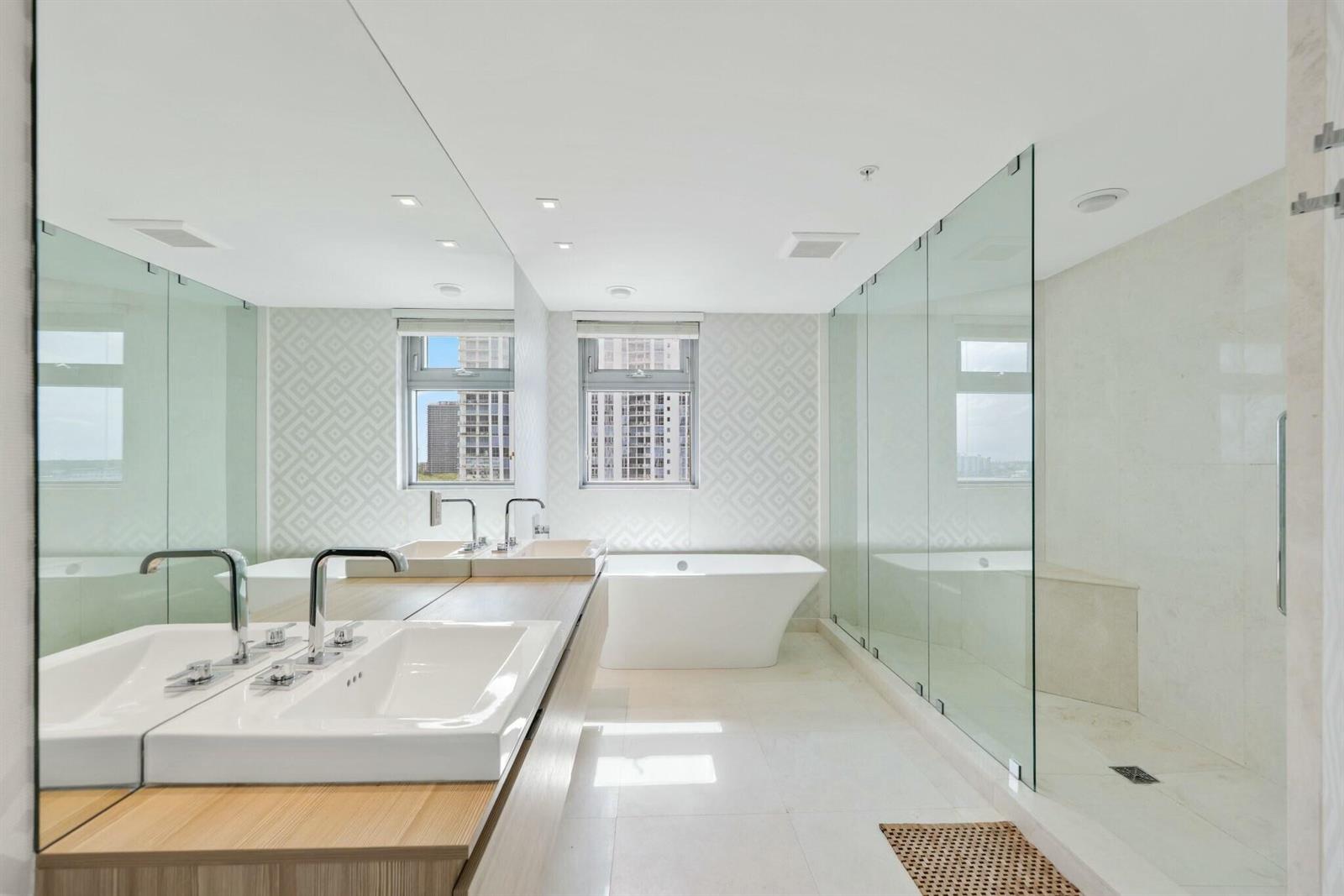 Photo of 17301 Biscayne  #707, North Miami Beach, Florida, 33160 - tempImageVfyQM8