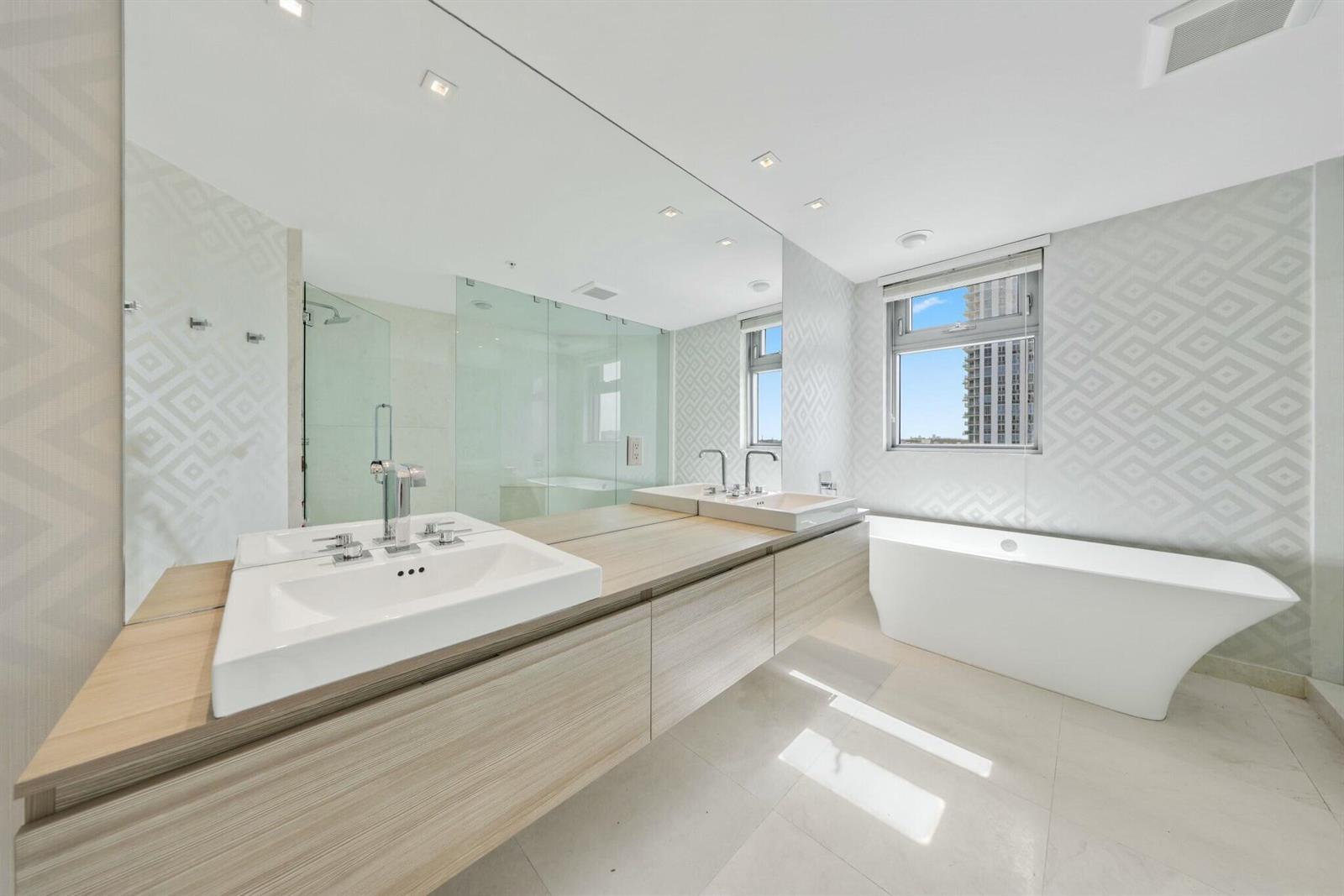 Photo of 17301 Biscayne  #707, North Miami Beach, Florida, 33160 - tempImagensFVIw