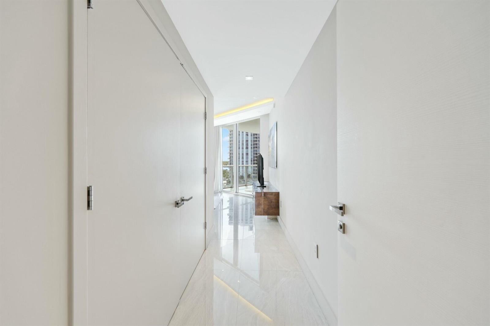 Photo of 17301 Biscayne  #707, North Miami Beach, Florida, 33160 - tempImageEmEMTb