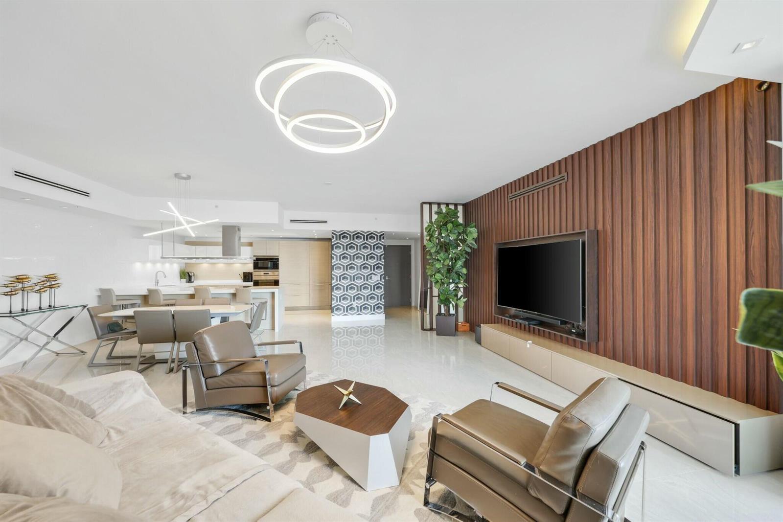Photo of 17301 Biscayne  #707, North Miami Beach, Florida, 33160 - tempImage92ByLg
