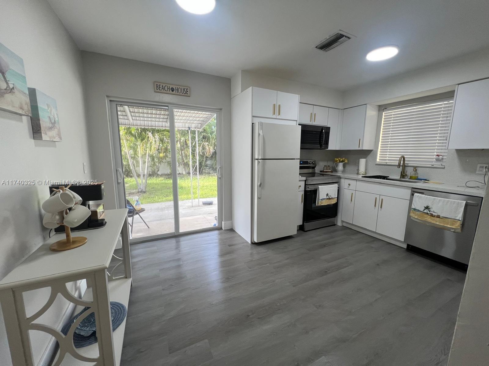 See details / 2146 sq. ft. $ 2025-02-06 0 Photo