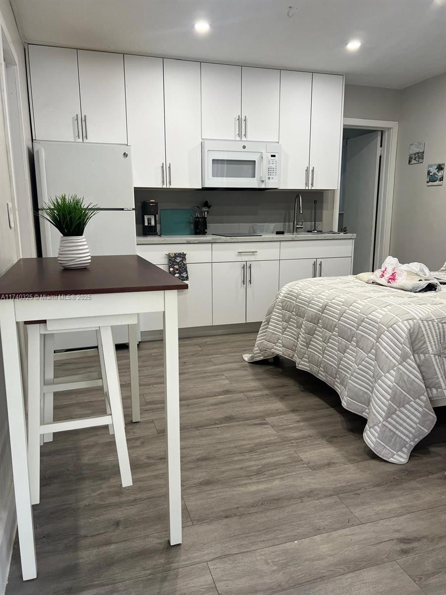 See details / 2146 sq. ft. $ 2025-02-06 0 Photo