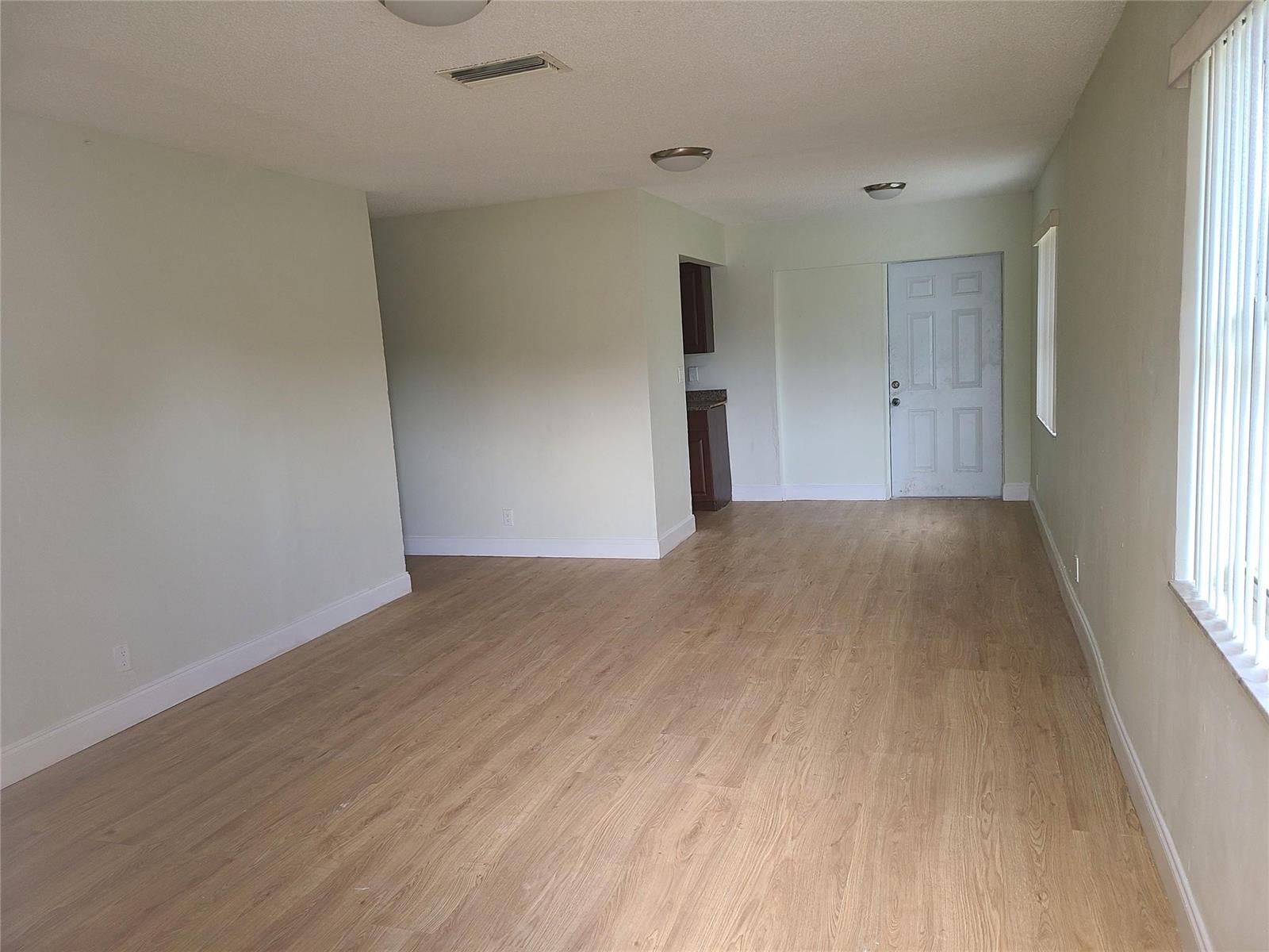 Ver detalles / 0 1820 sq. ft. $ 2026-06-09 0 foto