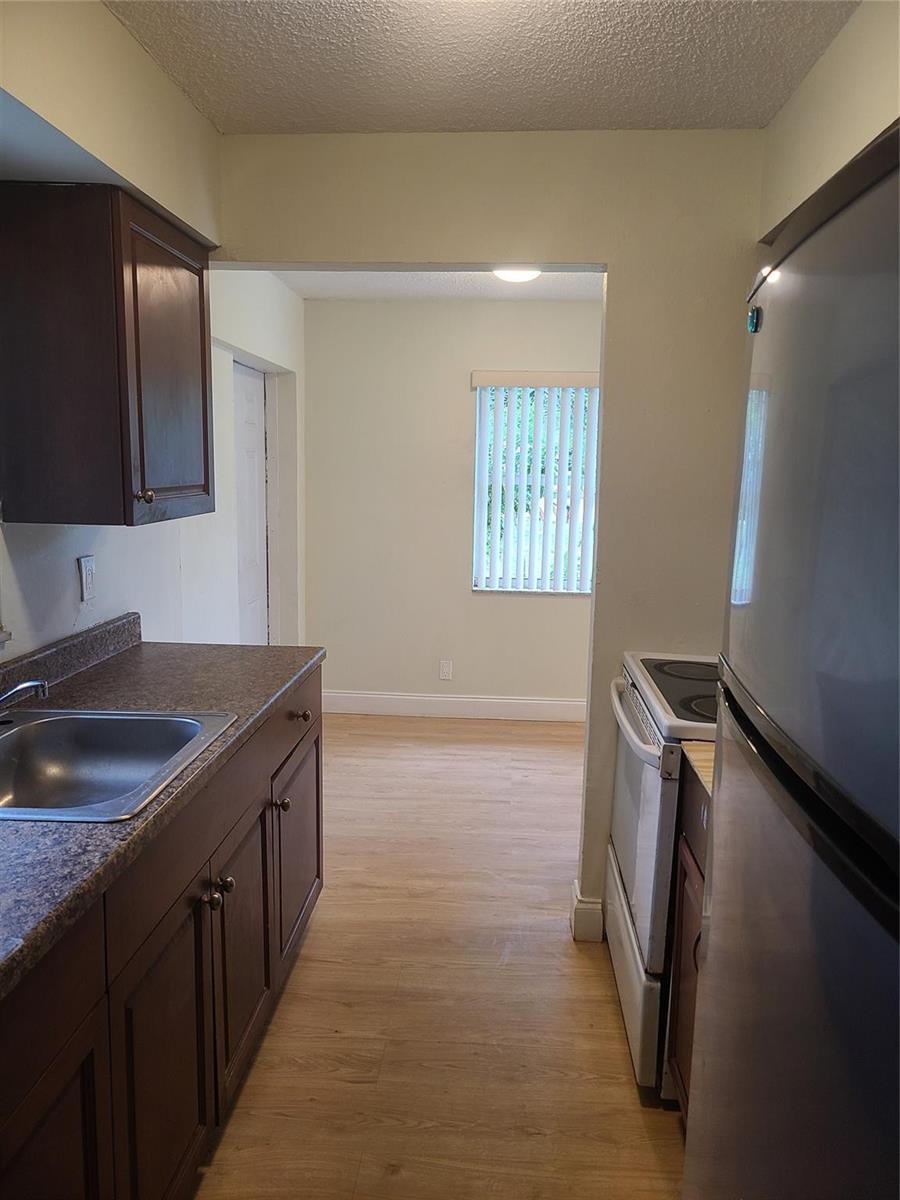 Ver detalles / 0 1820 sq. ft. $ 2026-06-09 0 foto
