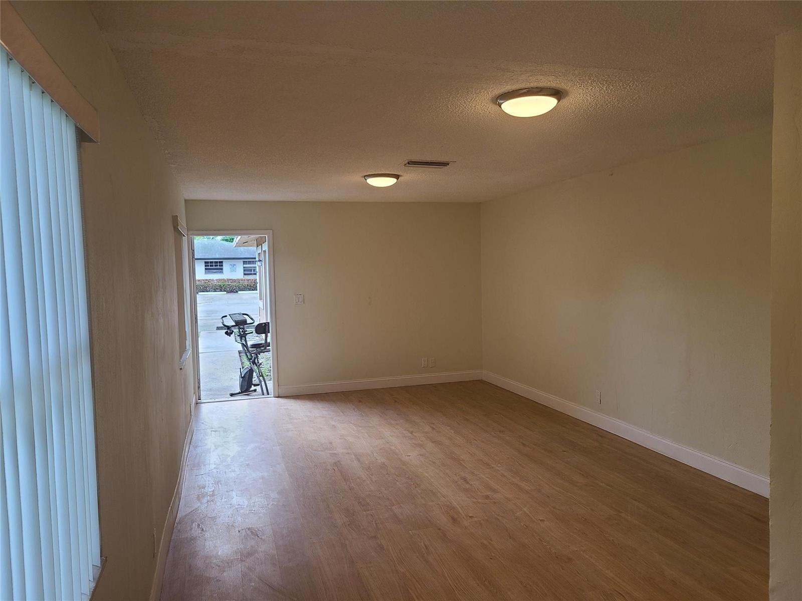 Ver detalles / 0 1820 sq. ft. $ 2026-06-09 0 foto