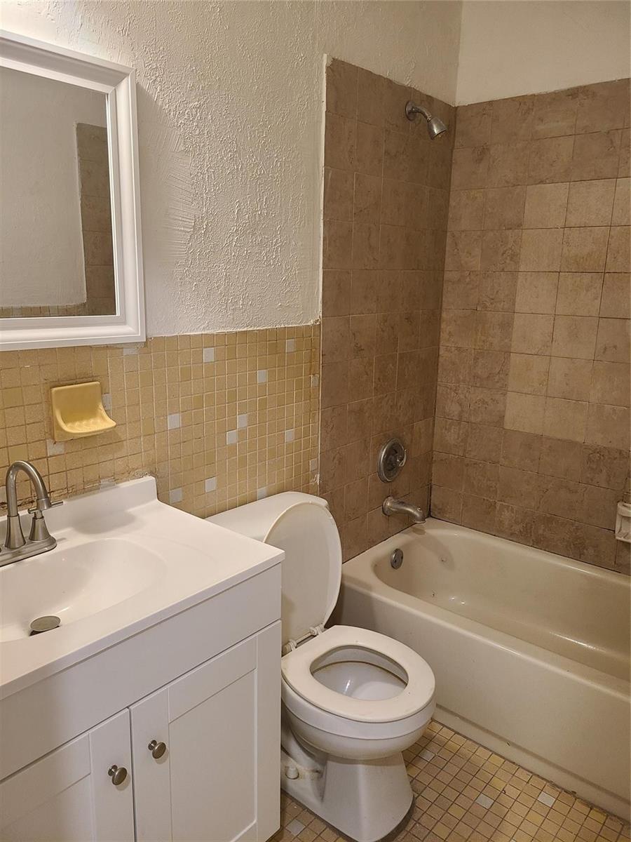 Ver detalles / 0 1820 sq. ft. $ 2026-06-09 0 foto