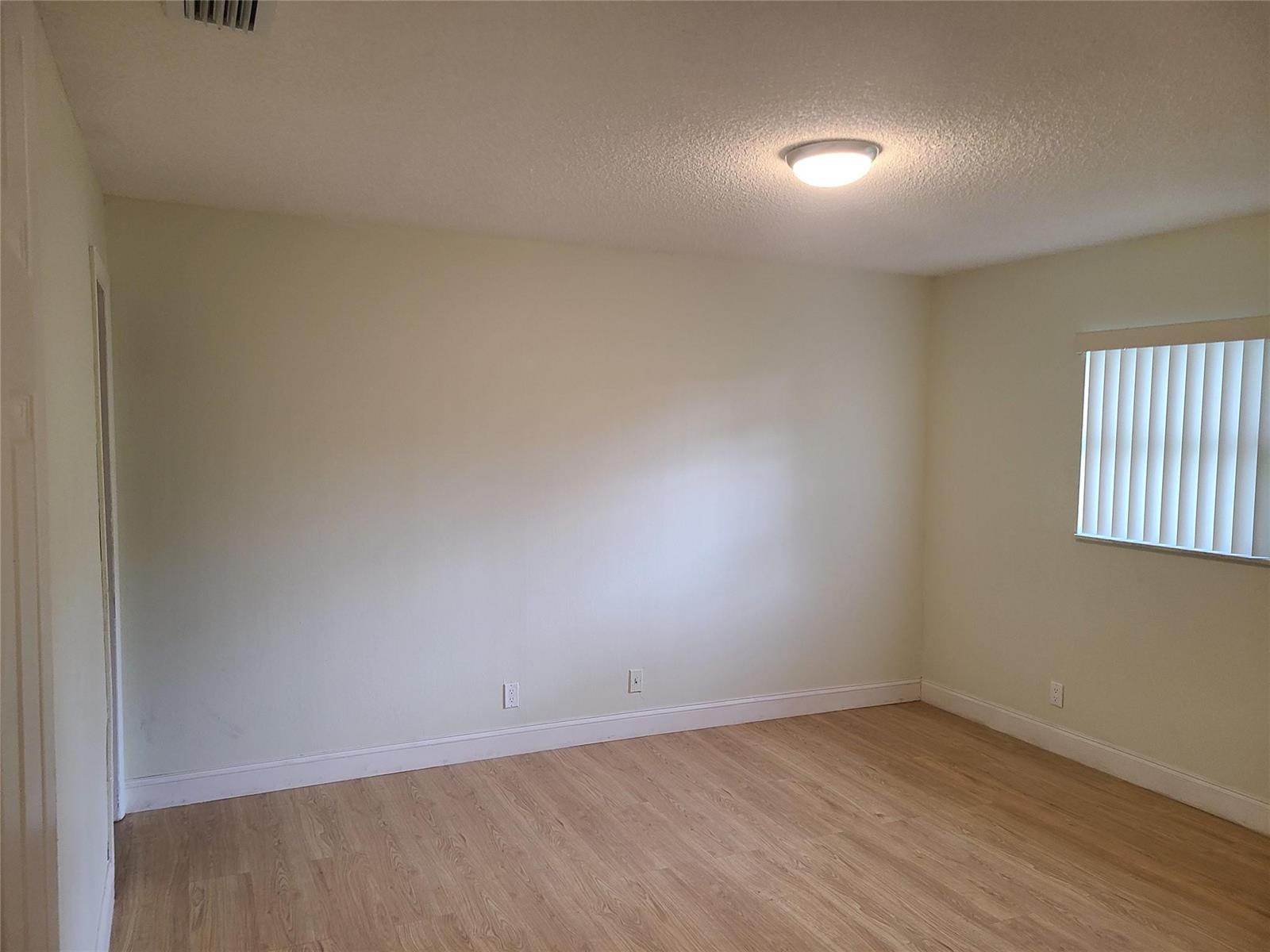 Ver detalles / 0 1820 sq. ft. $ 2026-06-09 0 foto