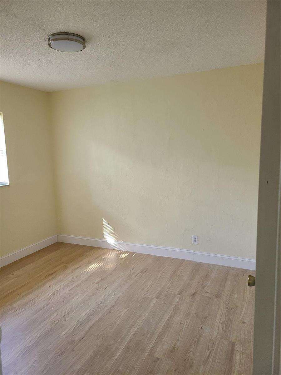 Ver detalles / 0 1820 sq. ft. $ 2026-06-09 0 foto