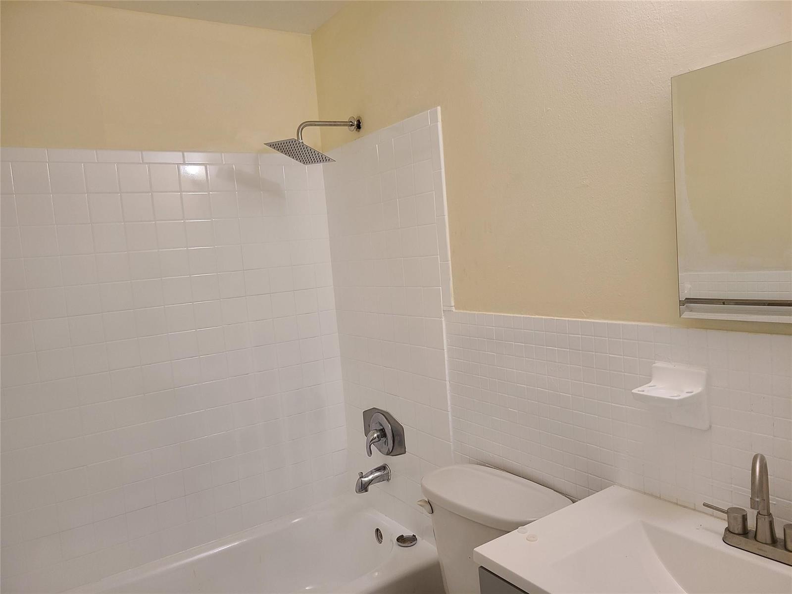 Ver detalles / 0 1820 sq. ft. $ 2026-06-09 0 foto