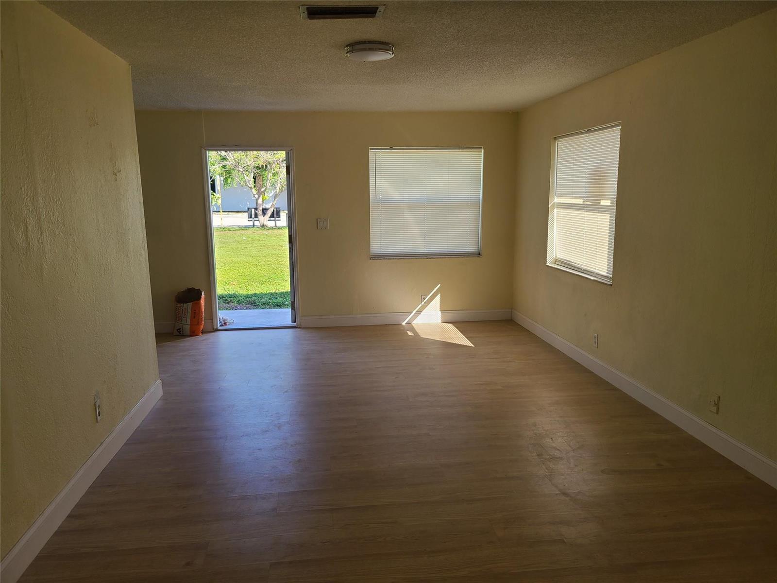 Ver detalles / 0 1820 sq. ft. $ 2026-06-09 0 foto