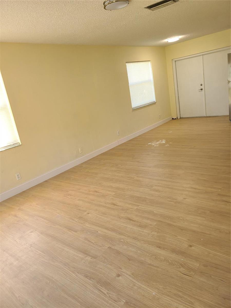 Ver detalles / 0 1820 sq. ft. $ 2026-06-09 0 foto