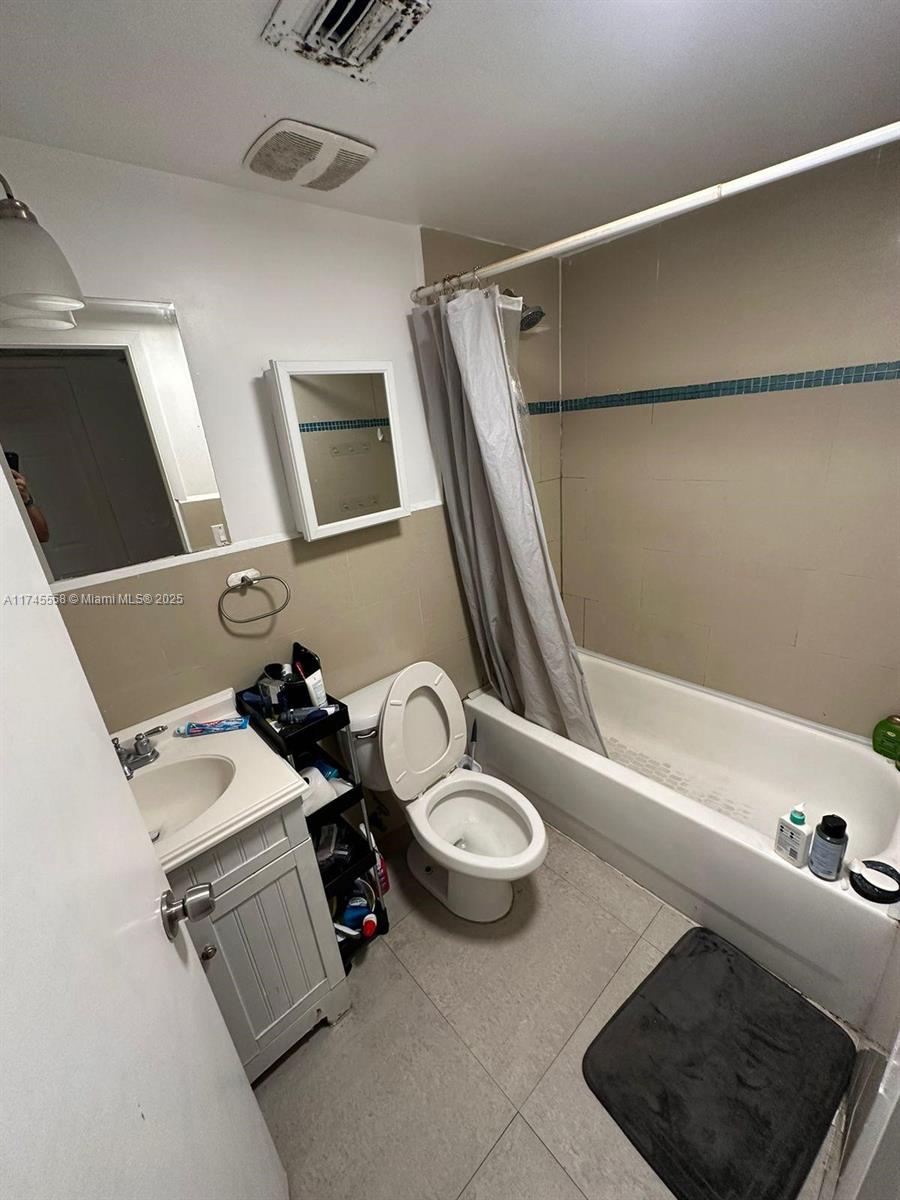 See details / 4254 sq. ft. $ 2025-02-14 0 Photo