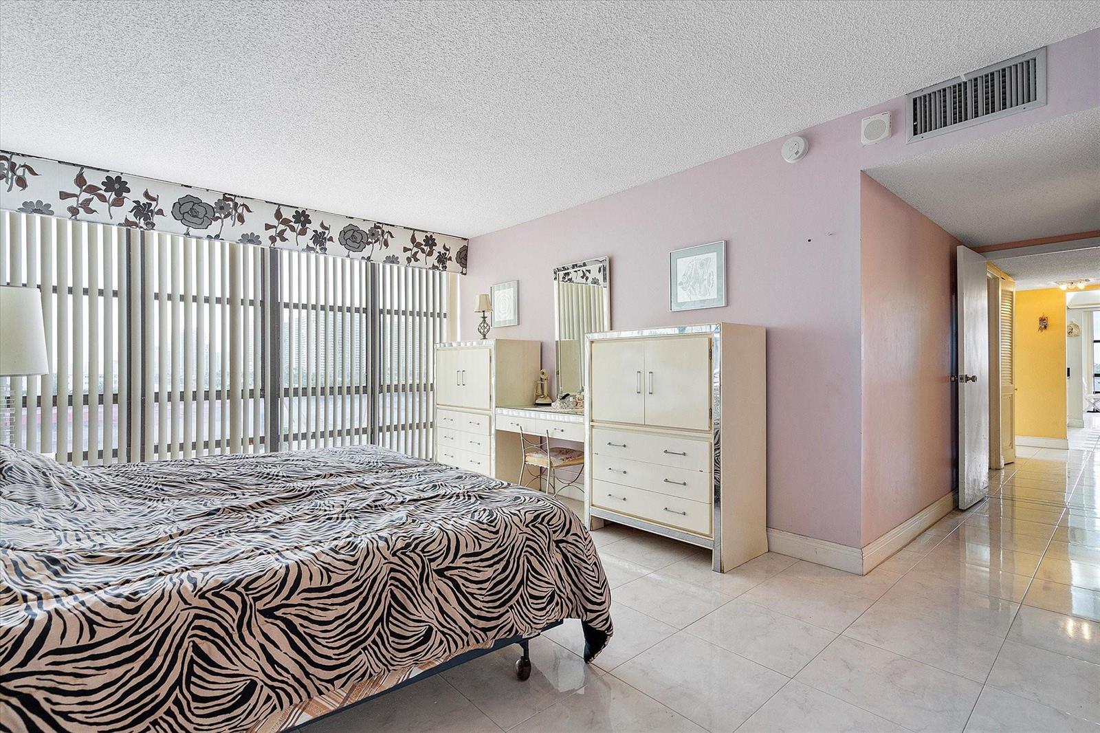 Photo of 2017 Ocean  #710, Hallandale Beach, Florida, 33009 - Photo 32