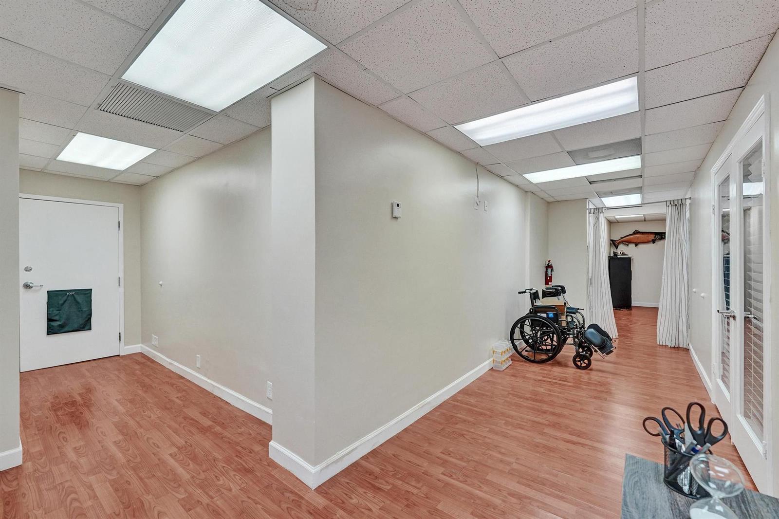 Ver detalles CU700 & 701 / 0 sq. ft. $ 2025-05-12 0 foto