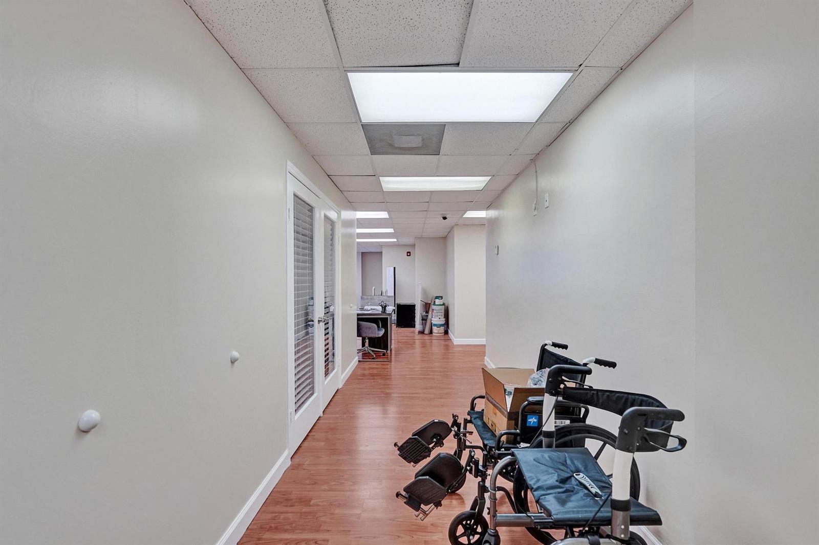 Ver detalles CU700 & 701 / 0 sq. ft. $ 2025-05-12 0 foto