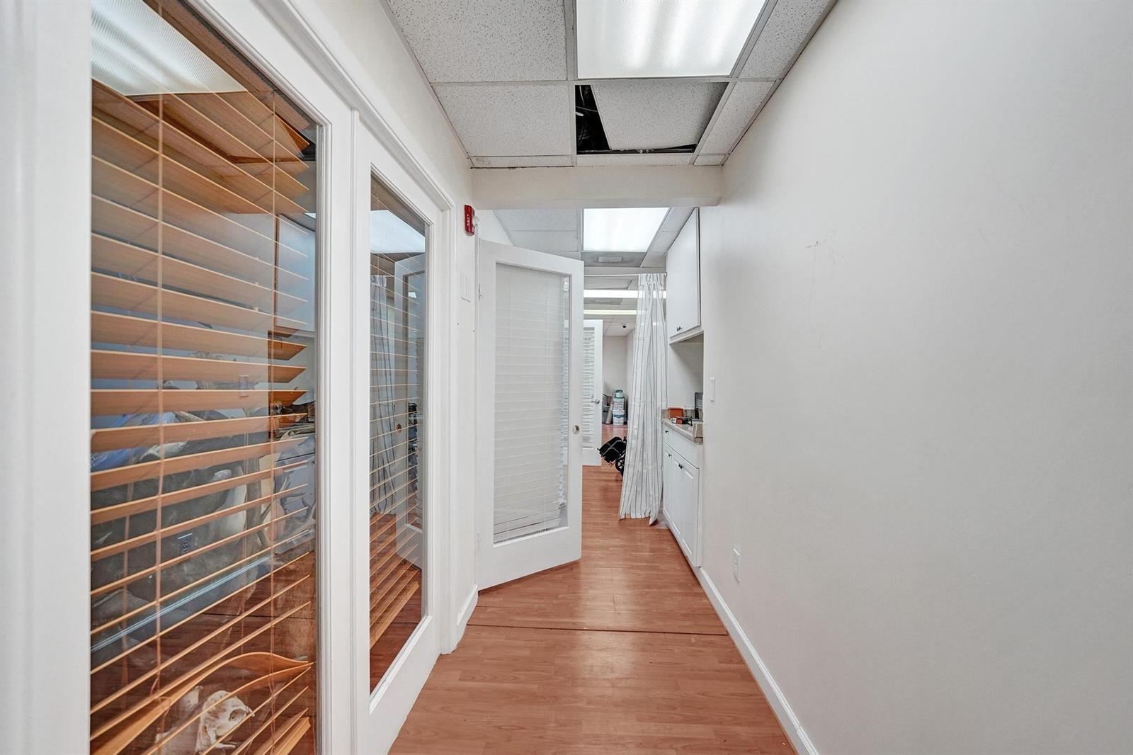 Ver detalles CU700 & 701 / 0 sq. ft. $ 2025-05-12 0 foto