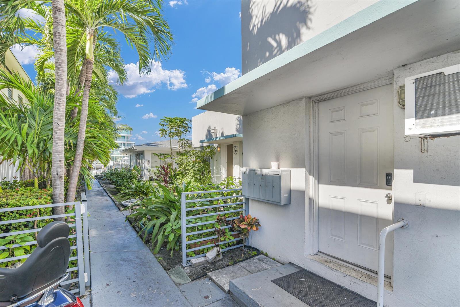 Ver detalles / 5 4479 sq. ft. $ 2026-06-23 0 foto