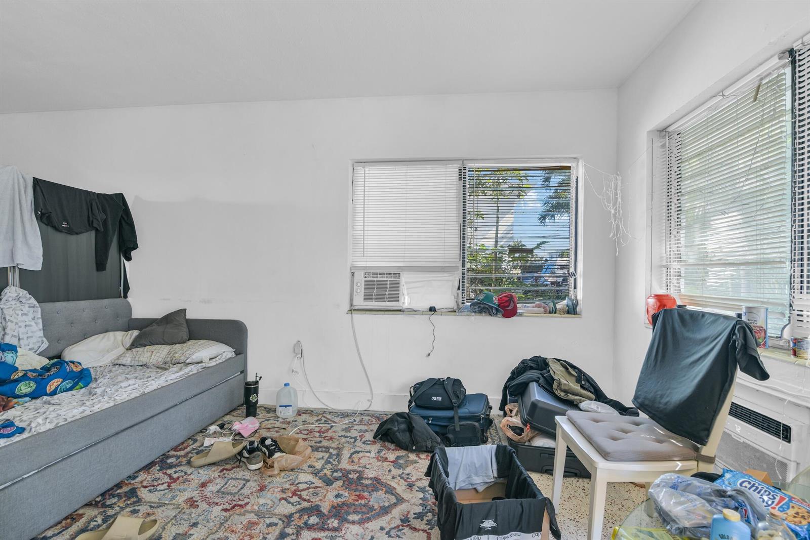 Ver detalles / 5 4479 sq. ft. $ 2026-06-23 0 foto