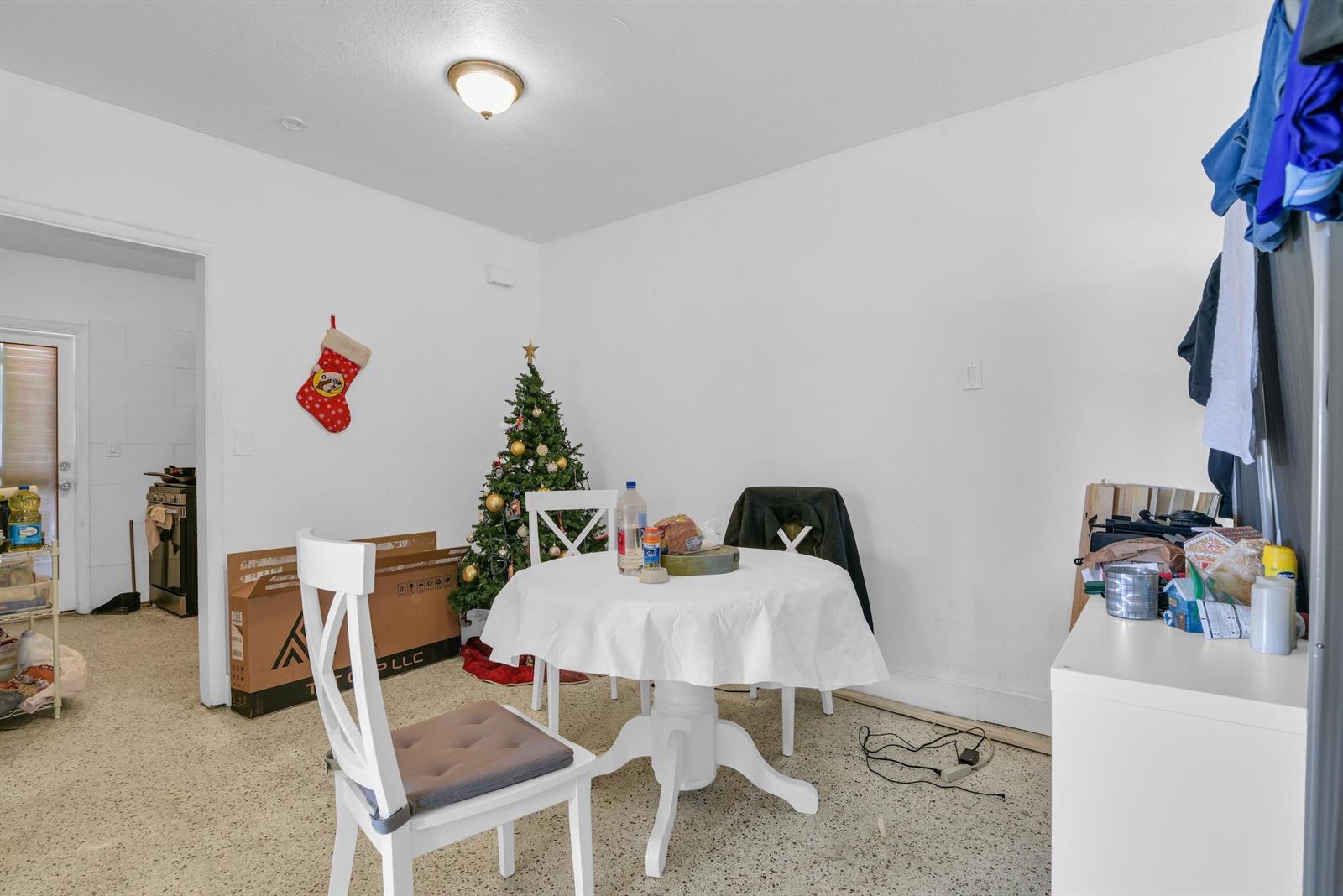 Ver detalles / 5 4479 sq. ft. $ 2026-06-23 0 foto