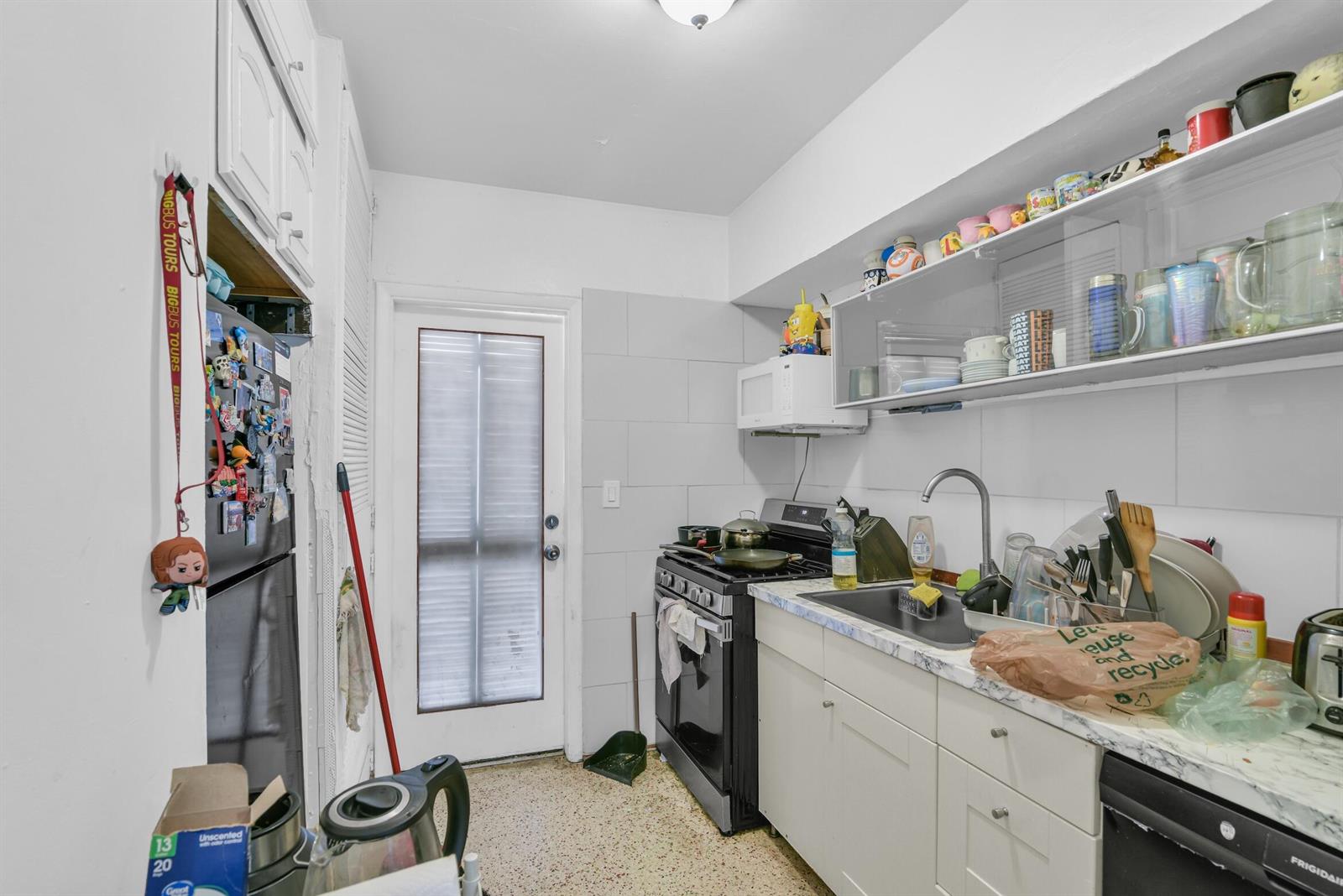 Ver detalles / 5 4479 sq. ft. $ 2026-06-23 0 foto