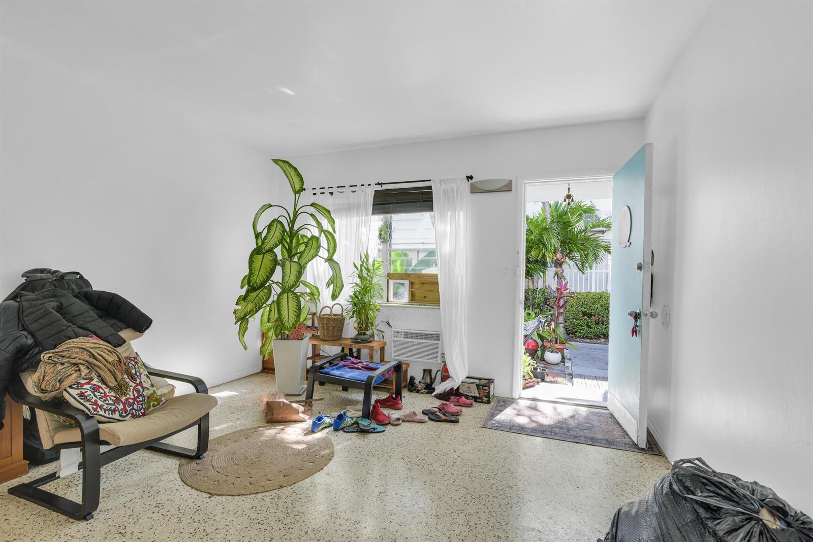 Ver detalles / 5 4479 sq. ft. $ 2026-06-23 0 foto
