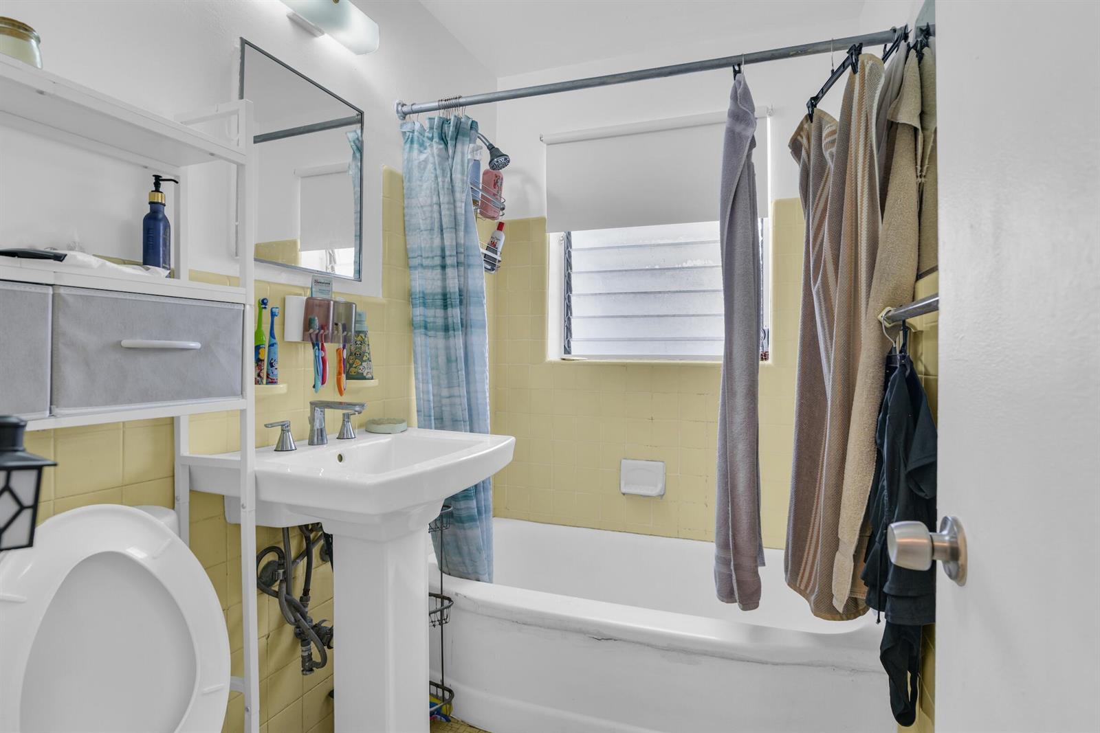 Ver detalles / 5 4479 sq. ft. $ 2026-06-23 0 foto