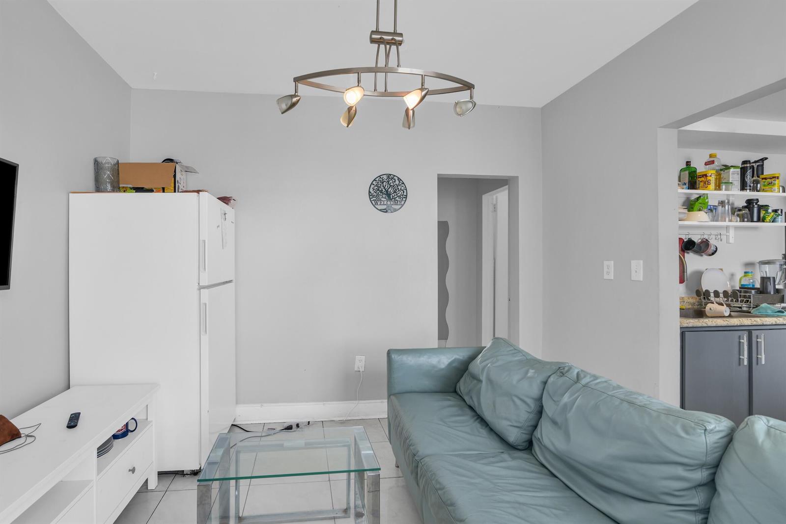 Ver detalles / 5 4479 sq. ft. $ 2026-06-23 0 foto
