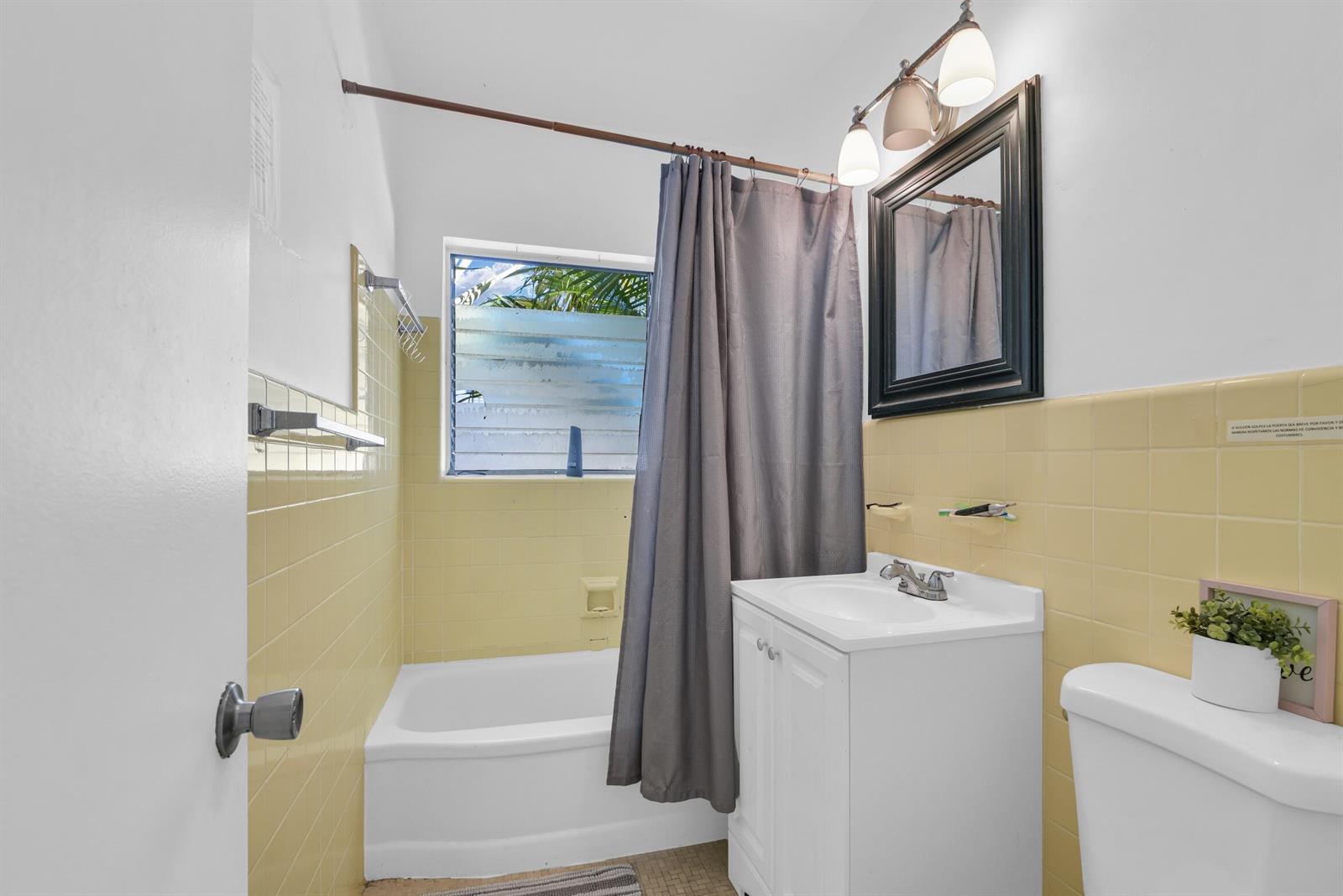 Ver detalles / 5 4479 sq. ft. $ 2026-06-23 0 foto