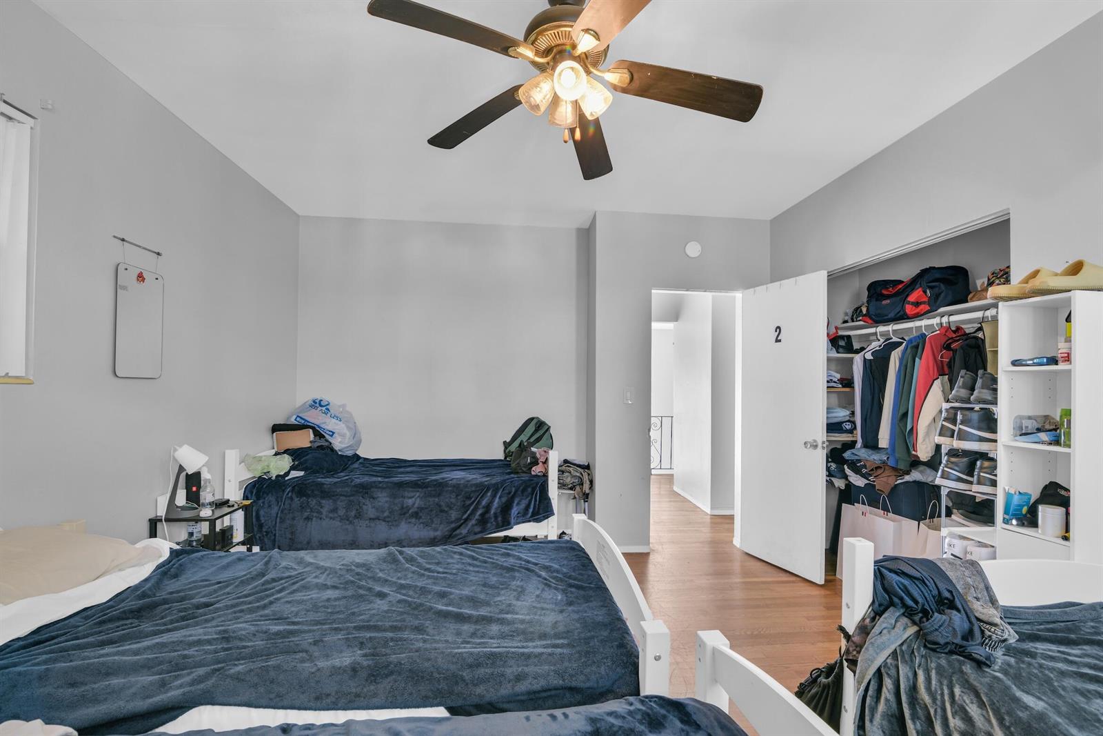 Ver detalles / 5 4479 sq. ft. $ 2026-06-23 0 foto