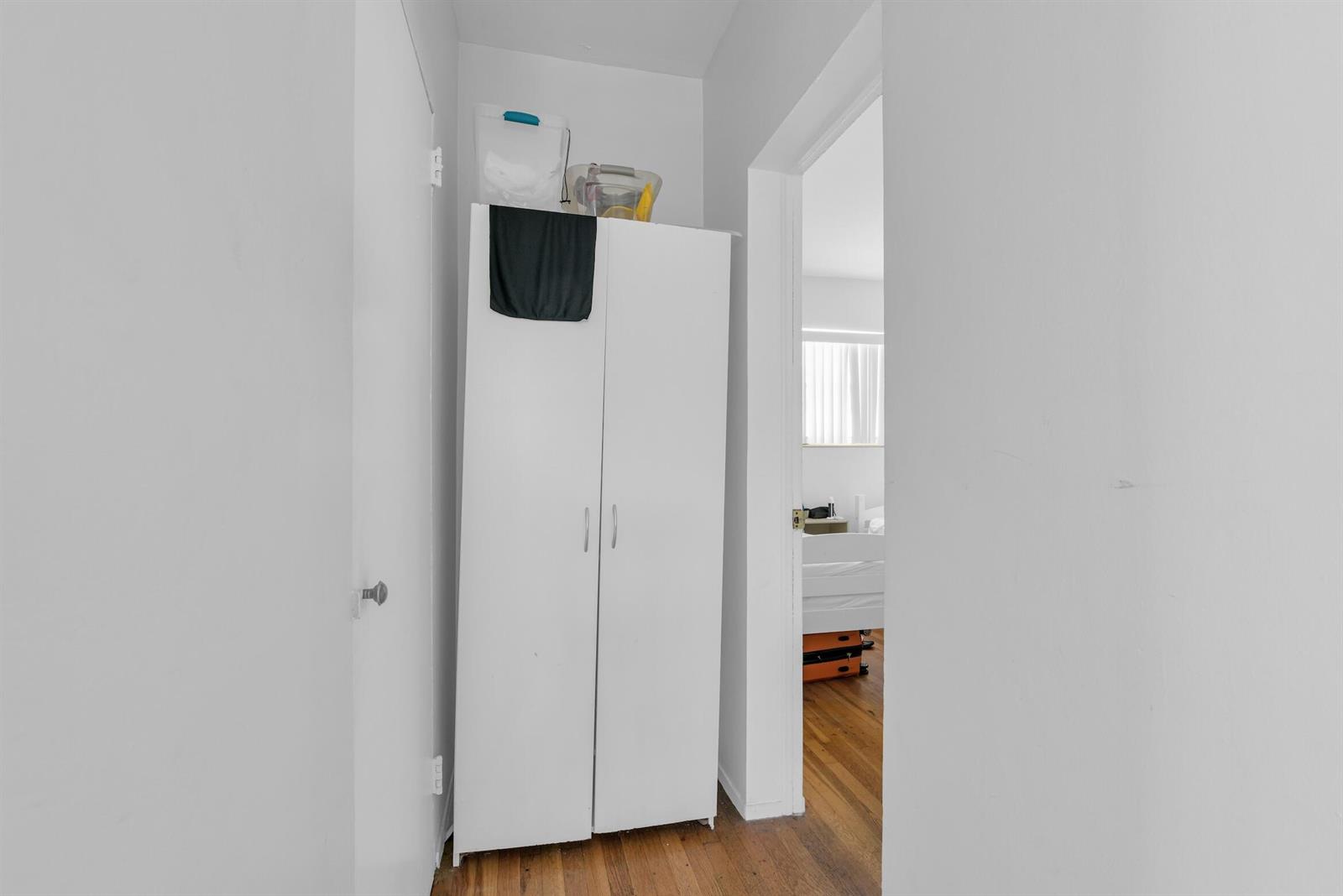 Ver detalles / 5 4479 sq. ft. $ 2026-06-23 0 foto