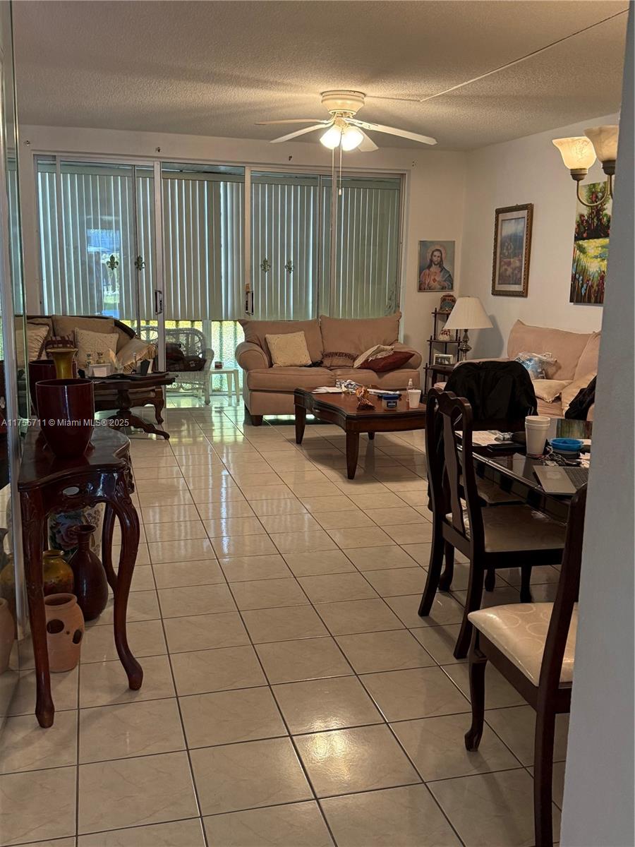 Ver detalles 502-B 2 / 2 1146 sq. ft. $ 2026-05-18 0 foto