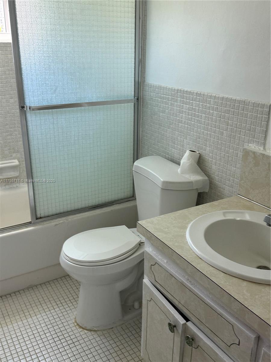 Ver detalles 502-B 2 / 2 1146 sq. ft. $ 2026-05-18 0 foto