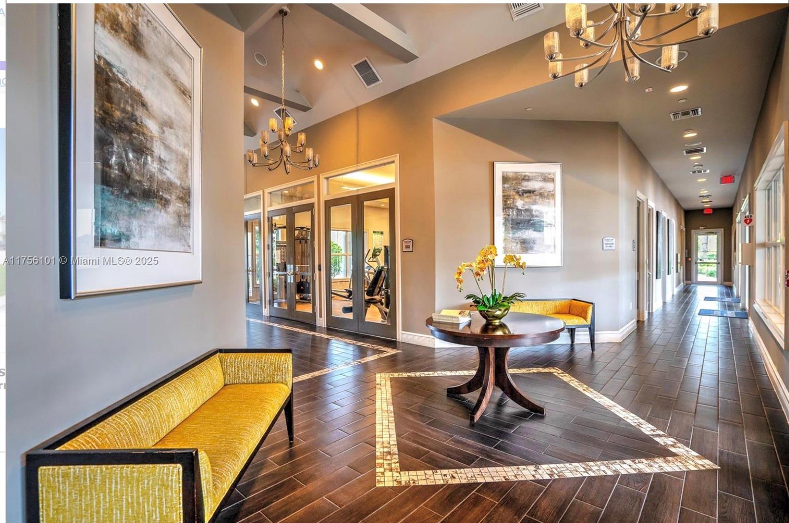 See details 3944 3 / 3 1421 sq. ft. $ 2025-07-29 0 Photo