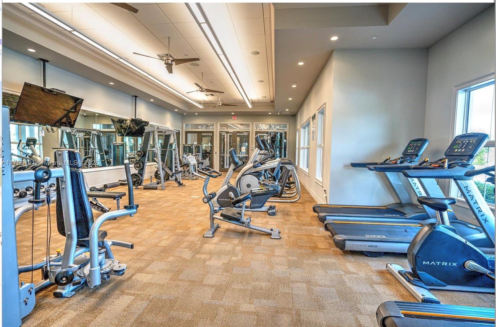 See details 3944 3 / 3 1421 sq. ft. $ 2025-07-29 0 Photo