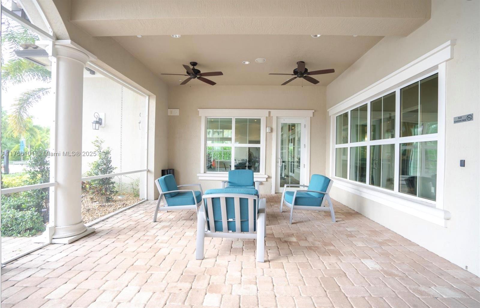 See details 3944 3 / 3 1421 sq. ft. $ 2025-07-29 0 Photo