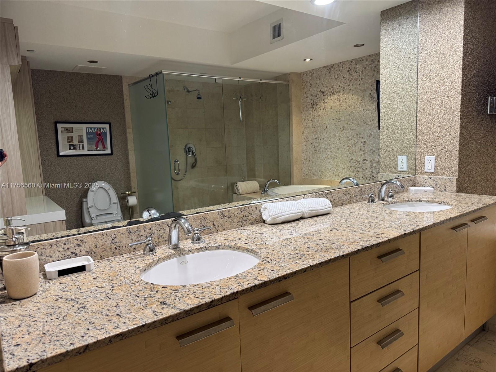 3003 3 / 3 1733 sq. ft. $ 2025-03-04 0 Photo