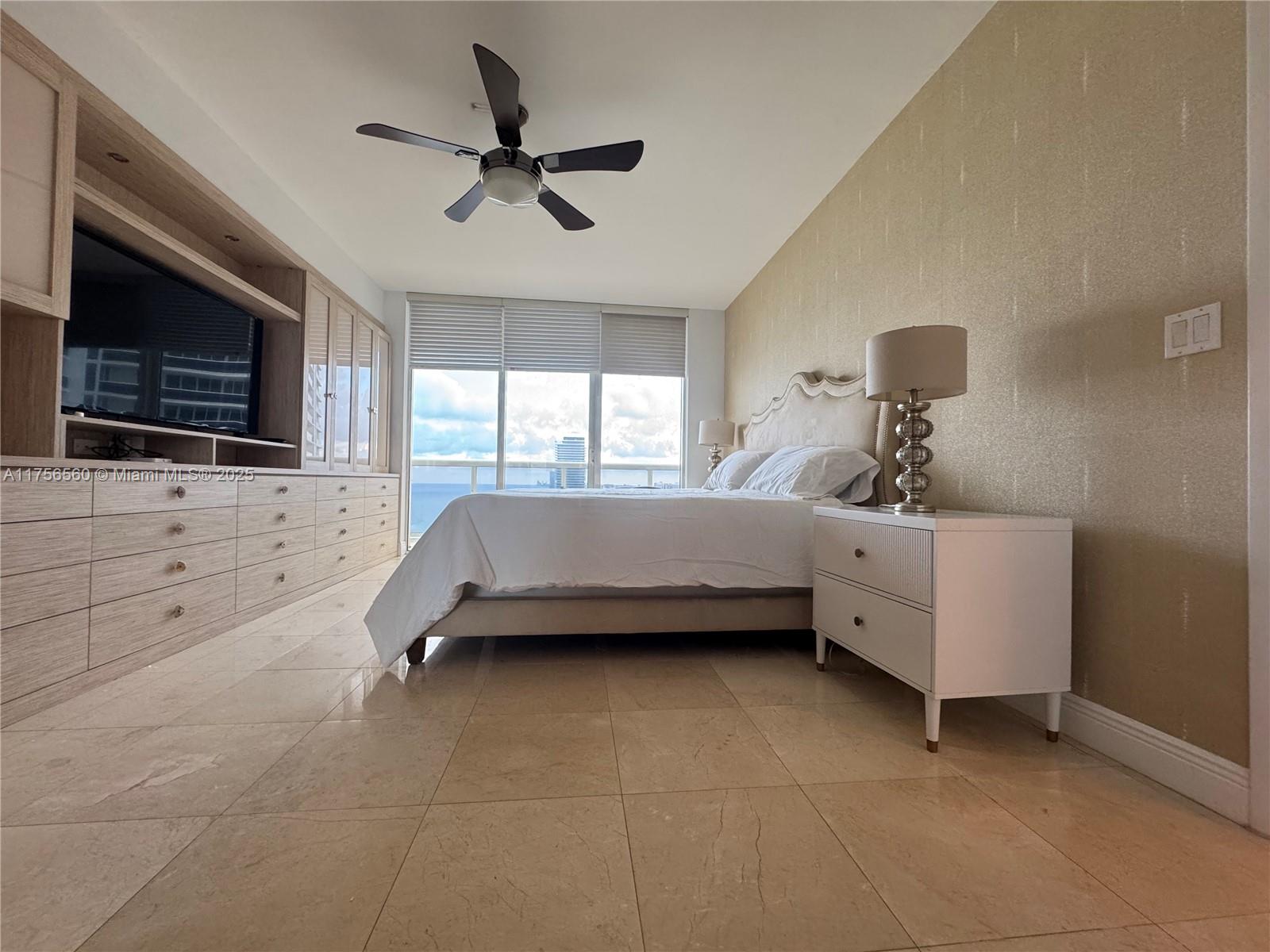 3003 3 / 3 1733 sq. ft. $ 2025-03-04 0 Photo