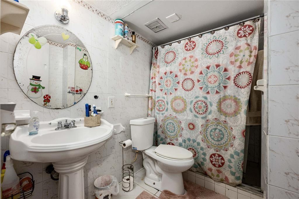   / 0 2128 sq. ft. $ 2025-08-18 0 foto