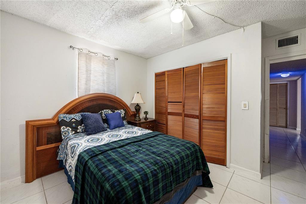   / 0 2128 sq. ft. $ 2025-08-18 0 foto