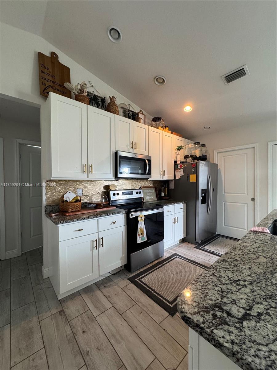Ver detalles 1930 4 / 2 sq. ft. $ 2025-07-15 0 foto