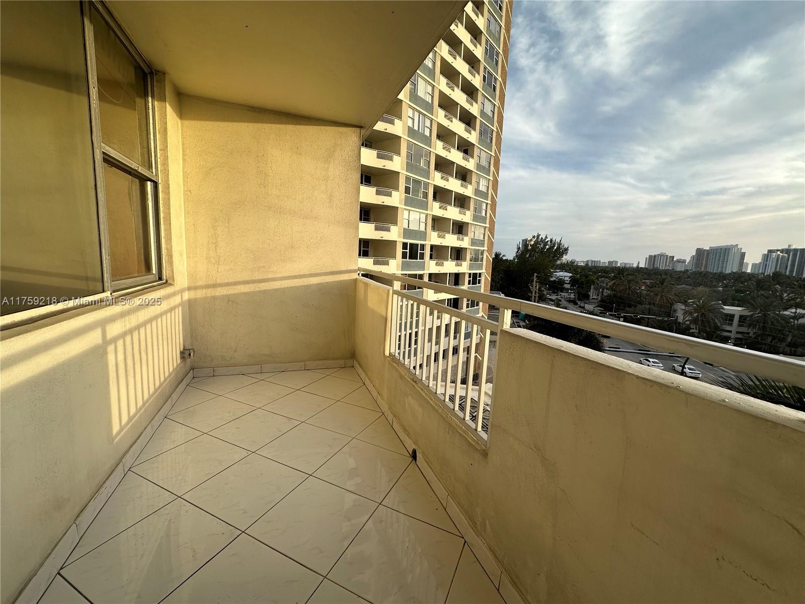 Photo of 3180 Ocean Dr  #522, Hallandale Beach, Florida, 33009 - 